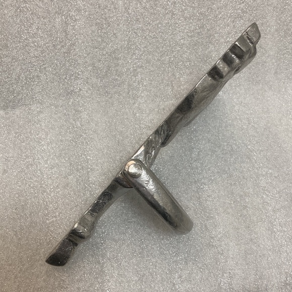 NWOT - Cast Iron Style Silver Tone Rooster Door Knocker Built-In Striking Plate - Picture 5 of 8